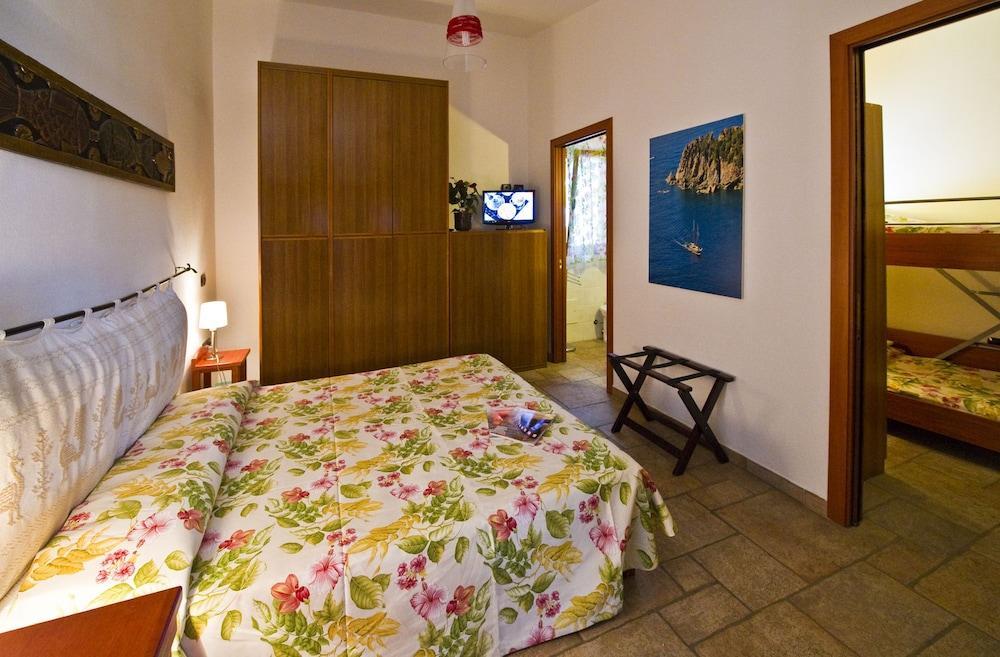 Villaggio Camping Spiaggia Del Riso Villasimius Exterior photo